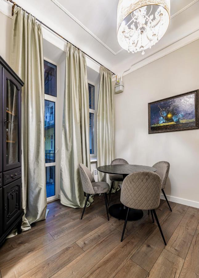 3 Room Apartments , Rohatyntsyv Street Lviv Exterior foto